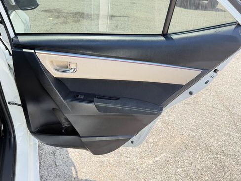 Used 2015 Toyota Corolla LE FWD image 37