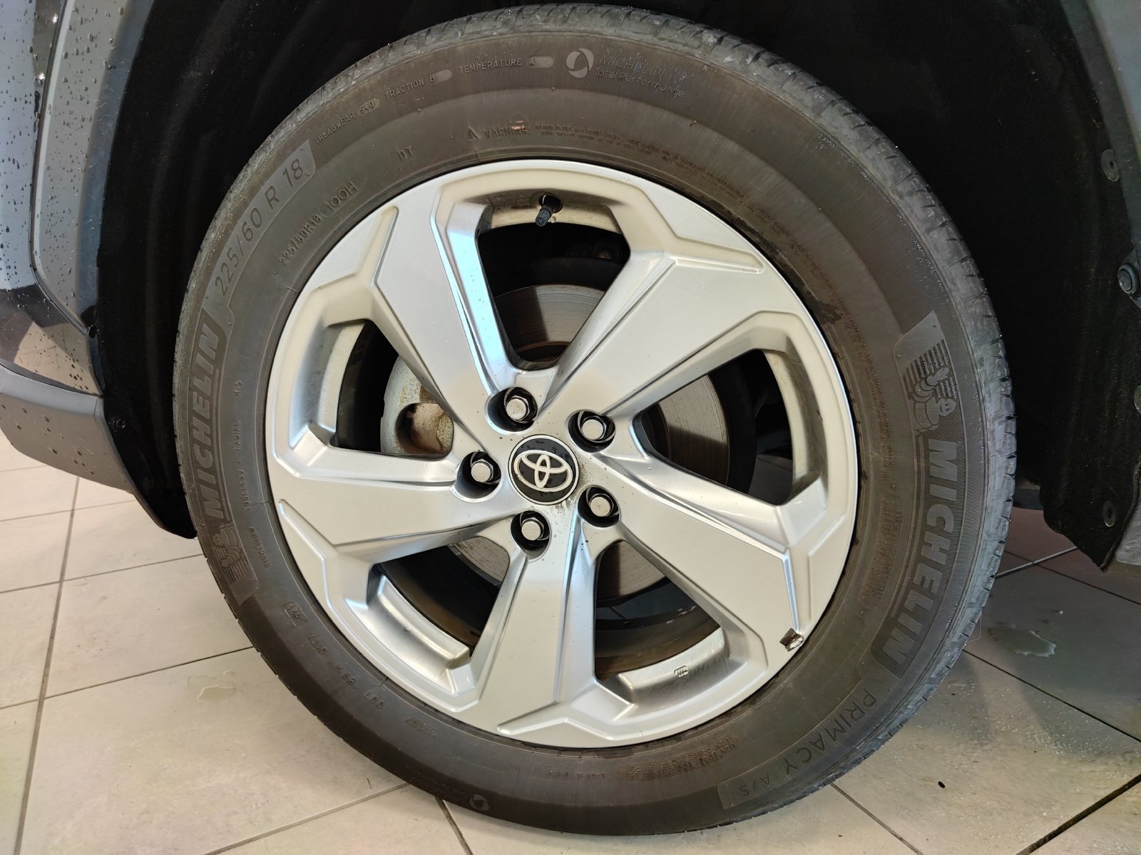 Used 2021 Toyota RAV4 XLE Premium AWD/4WD image 9