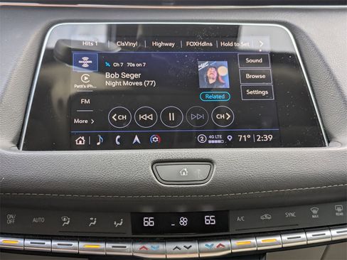 Used 2022 Cadillac XT4 Premium Luxury w/ Enhanced Visibility Package image 13