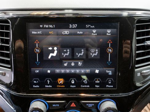 Used 2019 Jeep Grand Cherokee Overland image 18