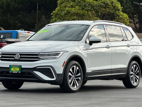 Used 2022 Volkswagen Tiguan S FWD image 9