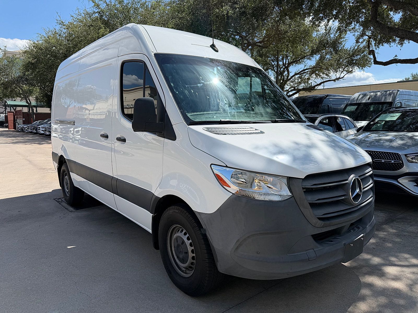 Used 2021 Mercedes-Benz Sprinter 2500 image 3