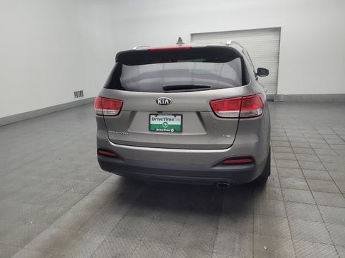 Used 2018 Kia Sorento FWD V6 w/ LX V6 Convenience Package image 7