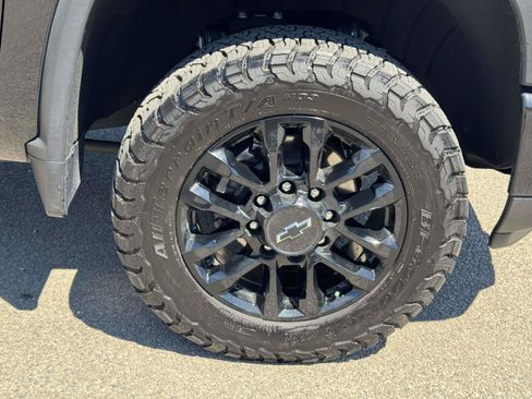 Used 2025 Chevrolet Silverado 2500 LT w/ Trail Boss Package AWD/4WD image 12