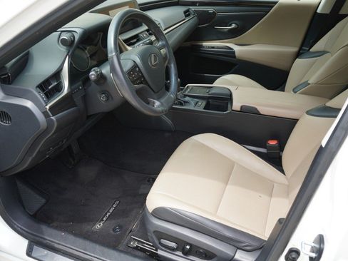 Used 2019 Lexus ES 350 w/ Premium Package FWD image 9