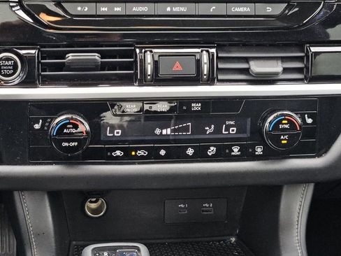 Used 2022 Nissan Pathfinder SV w/ SV Premium Package image 14