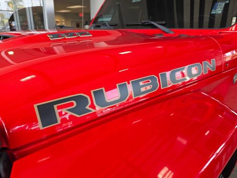 Used 2022 Jeep Wrangler Unlimited Rubicon AWD/4WD image 13