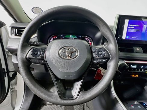 Used 2024 Toyota RAV4 LE FWD image 17