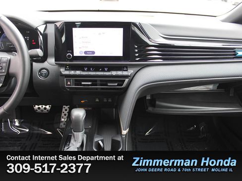 Used 2025 Toyota Camry SE image 16