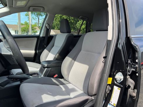 Used 2015 Toyota RAV4 LE AWD/4WD image 17