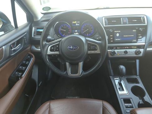 Used 2017 Subaru Outback 2.5i Touring AWD/4WD image 16