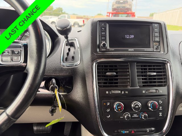 Used 2019 Dodge Grand Caravan SXT FWD image 23