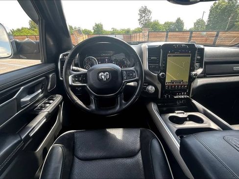Used 2019 RAM 1500 Laramie AWD/4WD image 5