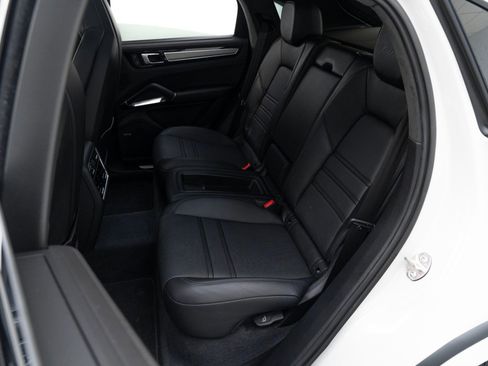 Used 2023 Porsche Cayenne Turbo image 29