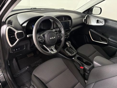 Used 2024 Kia Soul LX w/ Option Group 015 FWD image 17