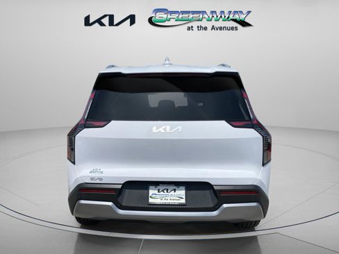 New 2026 Kia EV9 Wind image 3