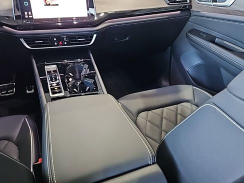 New 2026 Volkswagen Atlas SEL Premium R-Line image 26