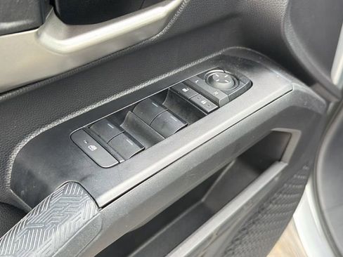 Used 2025 Toyota Tacoma TRD Sport AWD/4WD image 15