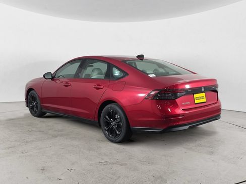 Certified 2025 Honda Accord SE image 7