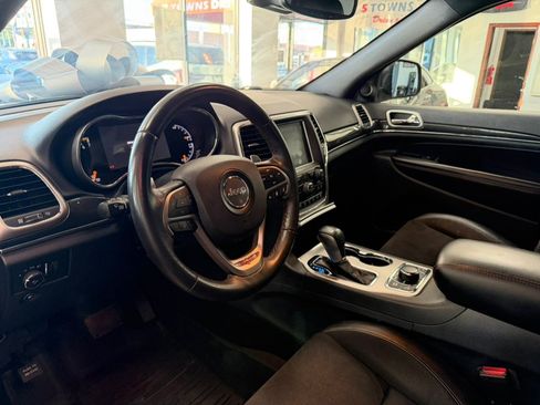 Used 2018 Jeep Grand Cherokee Trailhawk AWD/4WD image 19