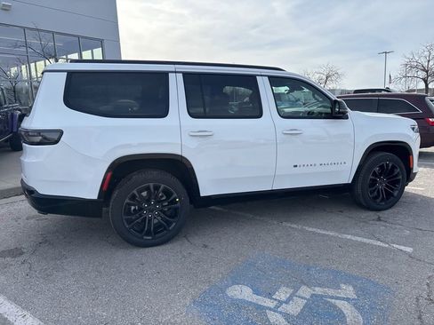 New 2026 Jeep Grand Wagoneer Summit AWD/4WD image 34