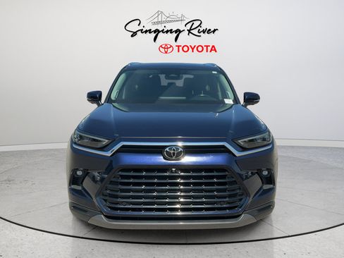 Used 2024 Toyota Grand Highlander FWD image 2