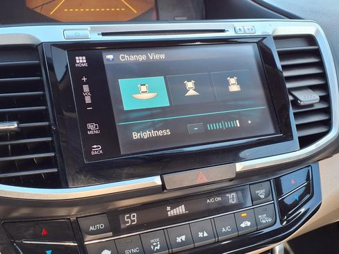 Used 2016 Honda Accord EX image 11