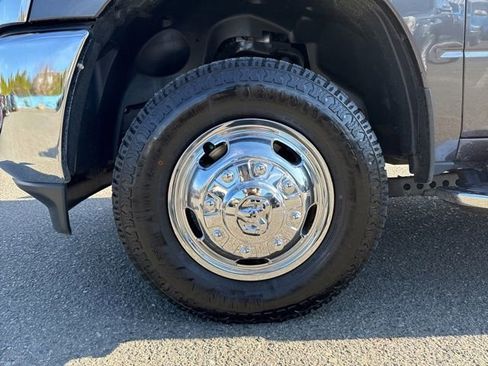 Used 2024 RAM 3500 Big Horn image 17