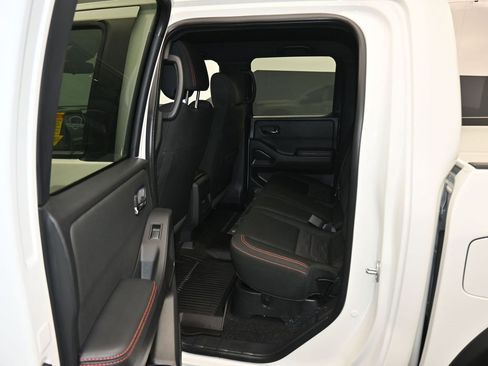 Used 2024 Nissan Frontier PRO-4X w/ Technology Package image 33