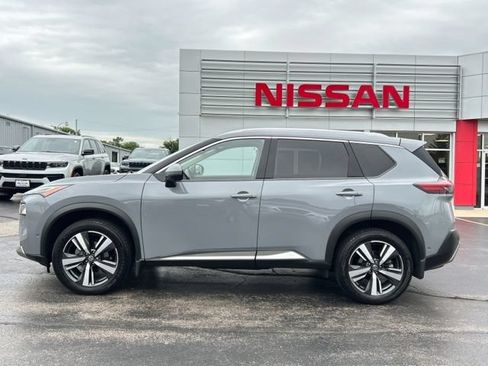 Used 2021 Nissan Rogue Platinum AWD/4WD image 2