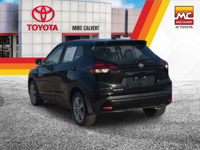 Used 2023 Nissan Kicks S w/ Interior Electronics Package FWD image 3