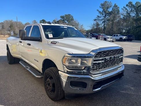 Used 2022 RAM 3500 Tradesman w/ Chrome Appearance Group image 4