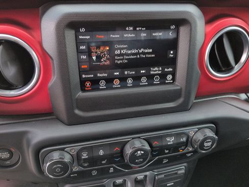 Used 2019 Jeep Wrangler Rubicon w/ Steel Bumper Group AWD/4WD image 16