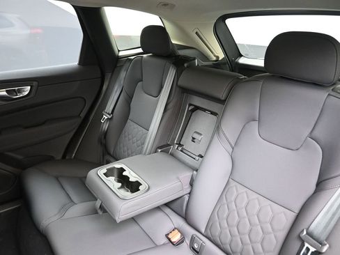 New 2026 Volvo XC60 B5 Plus w/ Protection Package Premier image 20