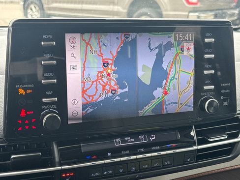 Used 2021 Toyota Sienna XLE w/ XLE Plus Package image 25