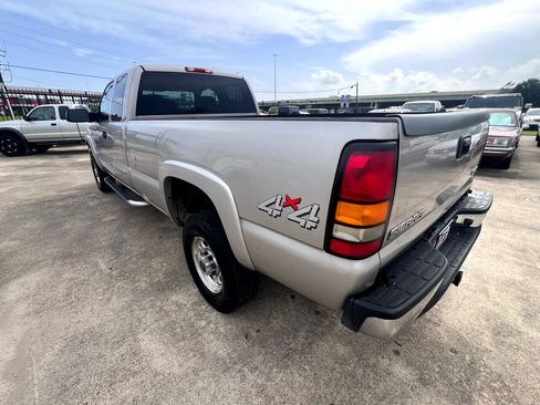 Used 2004 GMC Sierra 2500 SLT w/ Skid Plate Package image 28