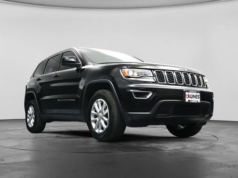 Used 2022 Jeep Grand Cherokee Laredo E AWD/4WD image 52