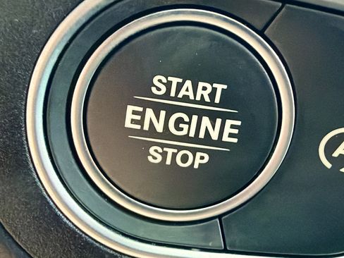 Used 2025 Mercedes-Benz GLE 53 AMG AMG GLE 53 image 31