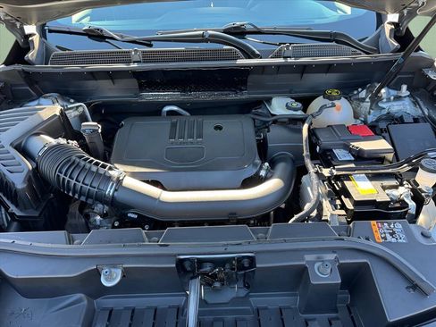 Used 2023 GMC Acadia SLE w/ Driver Convenience Package image 14