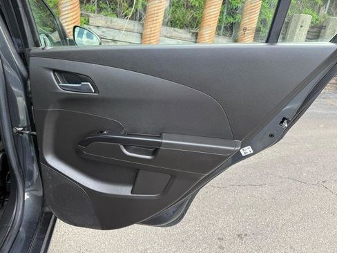 Used 2020 Chevrolet Sonic LT FWD image 31