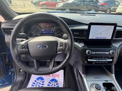 Used 2020 Ford Explorer XLT w/ Equipment Group 202A AWD/4WD image 15