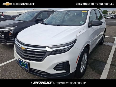 Used 2024 Chevrolet Equinox LS w/ Driver Confidence II Package FWD image 1