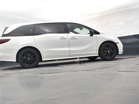 Used 2023 Honda Odyssey Sport image 24