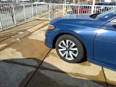 Used 2025 Honda Civic LX image 24