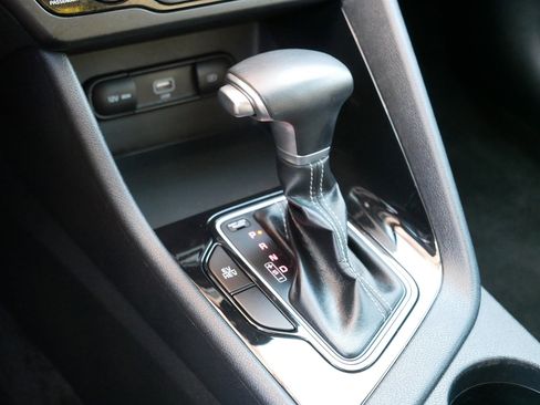 Certified 2022 Kia Niro LXS image 24