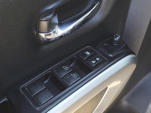 Certified 2017 Nissan Titan SV image 21