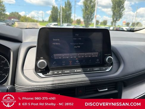 Certified 2025 Nissan Rogue SV AWD/4WD image 14