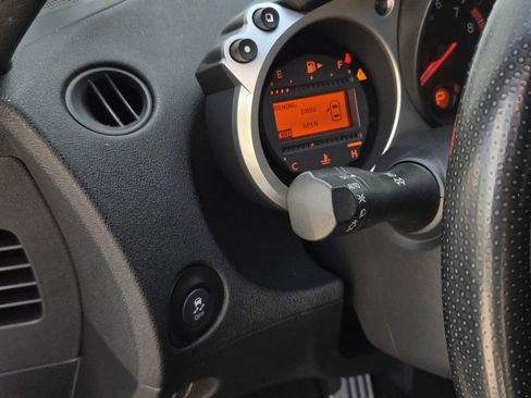 Used 2016 Nissan 370Z Touring image 17