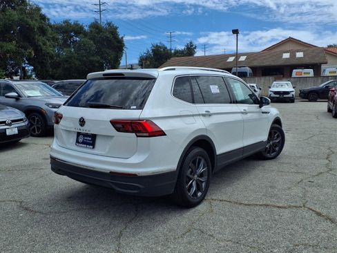 Certified 2023 Volkswagen Tiguan SE FWD image 7