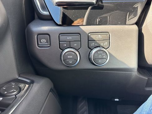 New 2026 GMC Sierra 1500 Elevation image 24